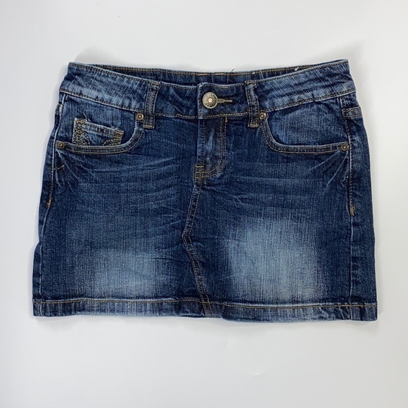 Vigoss Denim Studded Mini Skirt Size 1 Waist 28” - Picture 1 of 7